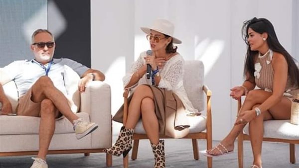 ندوة فيلم الفستان