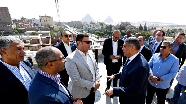 وزير الإسكان 