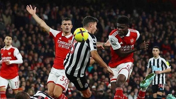 ارسنال ونيوكاسل يونايتد