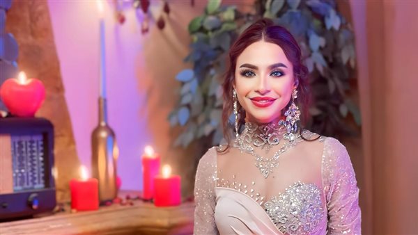 دوللي شاهين