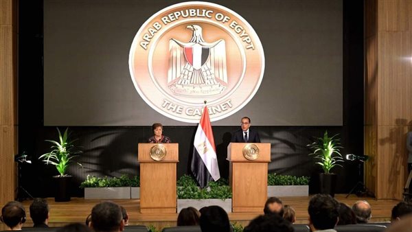 رئيس الوزراء ومديرة