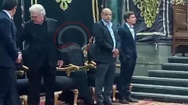 حسين فهمي في عزاء