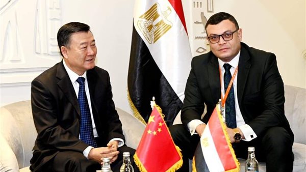 وزير الإسكان 