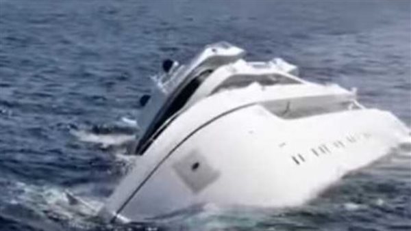 غرق لنش سياحي