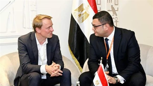 وزير الإسكان 