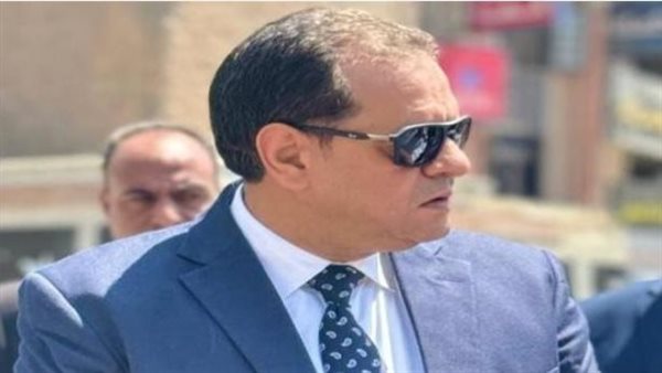 اللواء أحمد عزت مدير