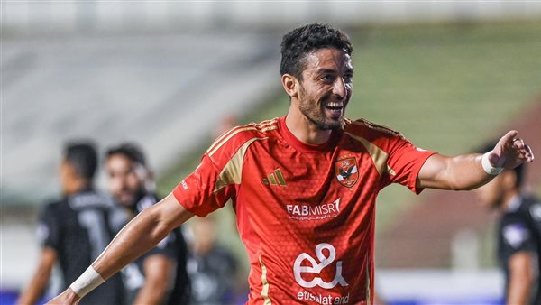 احتفال طاهر بالهدف