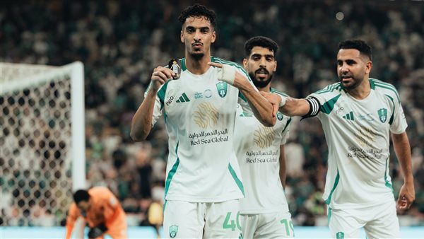 احتفال لاعبي الاهلي