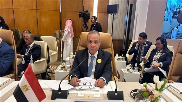 وزير الخارجية بدر