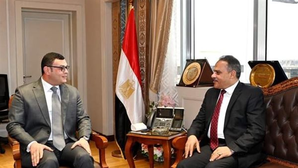 وزير الإسكان 