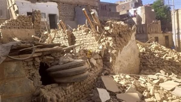 إزالة منزل آيل للسقوط