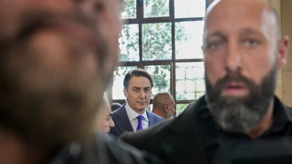  المبعوث الأمريكي