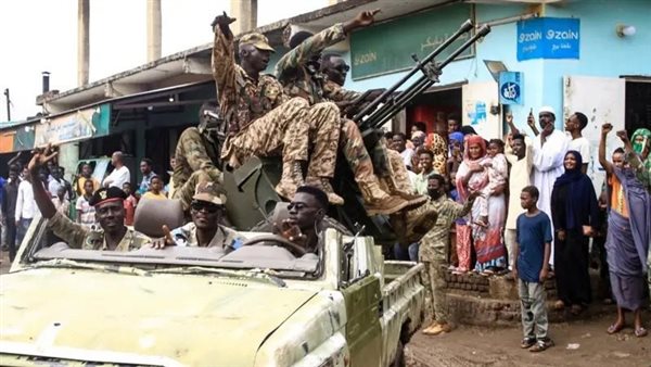 اندلاع القتال بين