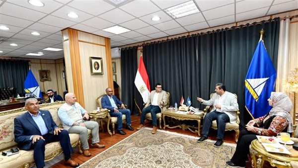 وزير الإسكان 