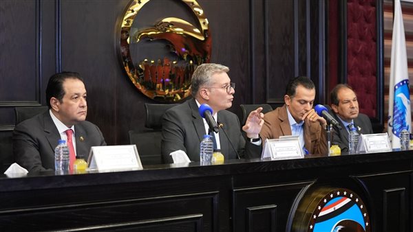 وزير البترول خلال