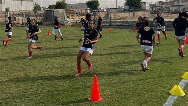 لاعبان الأهلي قب