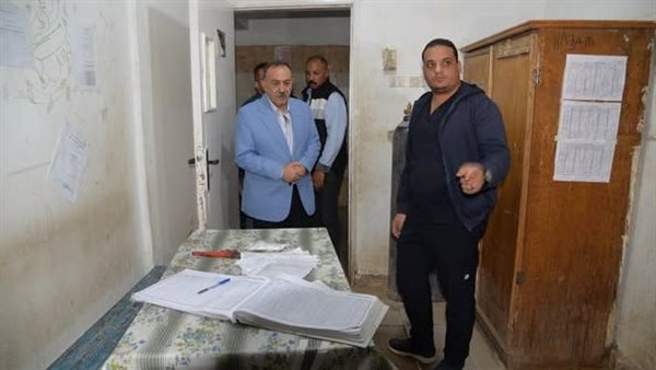 محافظ أسيوط خلال