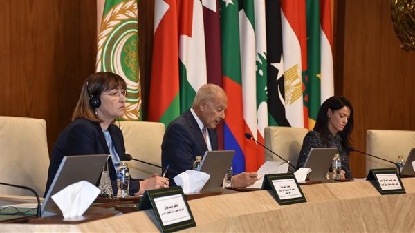 خلال الجلسة الافتتاحية