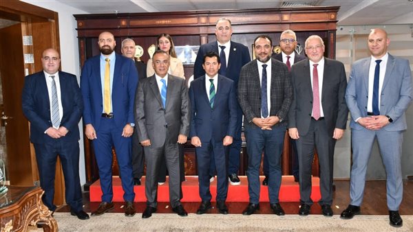 وزير الشباب والرياضة