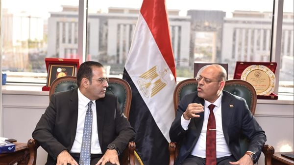 وزير العمل ووفد اتحاد