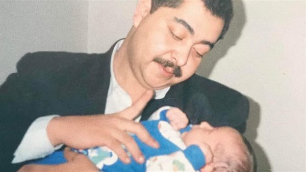 طارق عبد العزيز ونجله