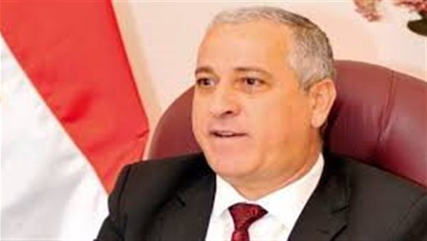 الكاتب الصحفي عبد