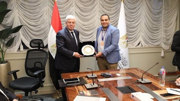 وزير التعليم العالى