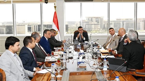 وزير الإسكان 