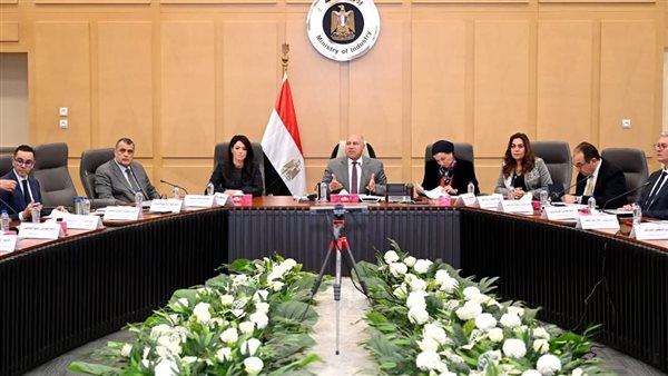 اجتماع وزير الصناعة