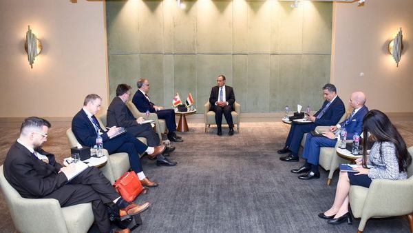 وزير الخارجية والهجرة