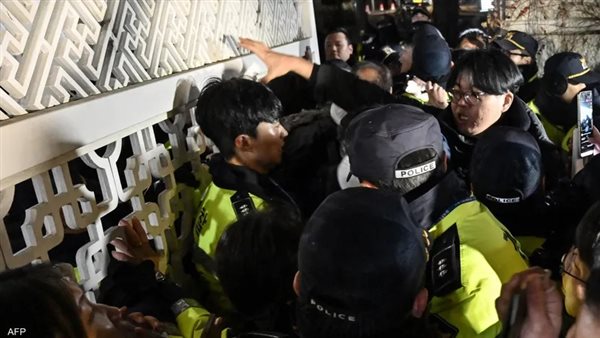 مظاهرات خرجت أمام