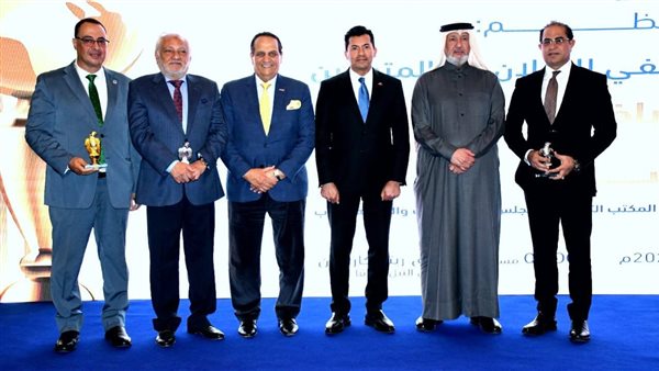 وزير الشباب والرياضة