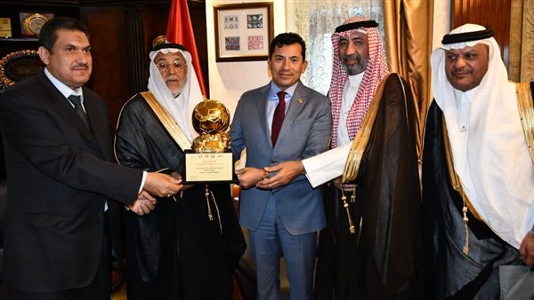 وزير الشباب والرياضة