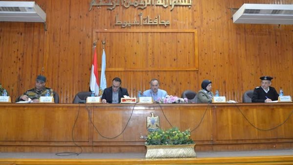 محافظ أسيوط 