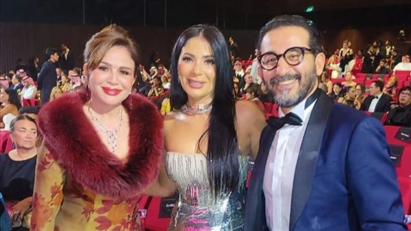 إلهام شاهين ومنى