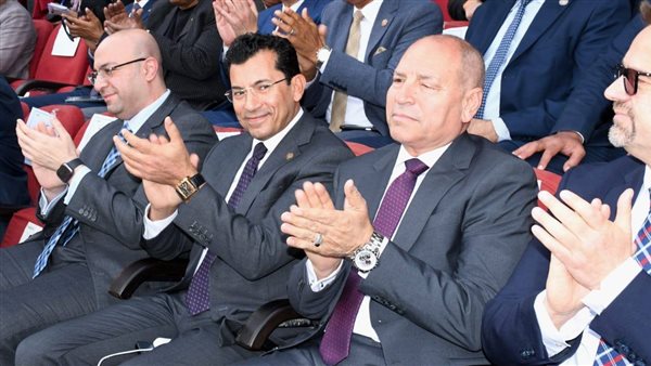 وزير الشباب والرياضة