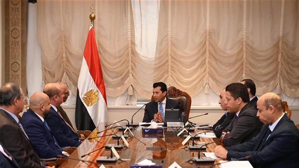 وزير الشباب والرياضة