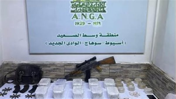 المضبوطات مع العنصر