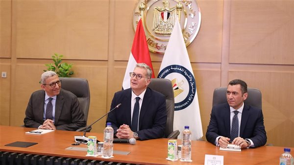 وزير البترول والمستشار