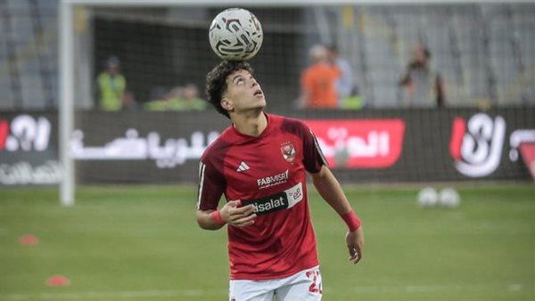 إمام عاشور لاعب الأهلي