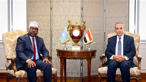 وزير الخارجية بدر