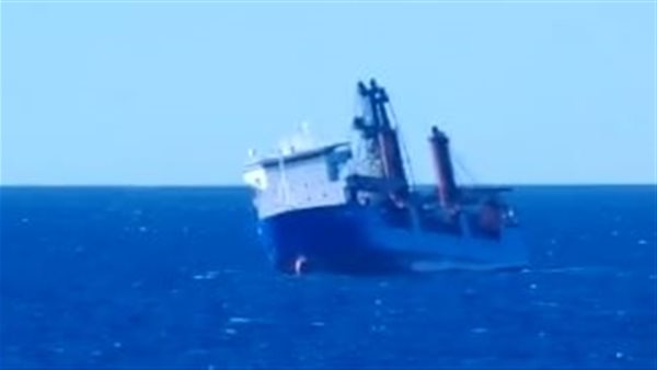 لحظة غرق السفينة