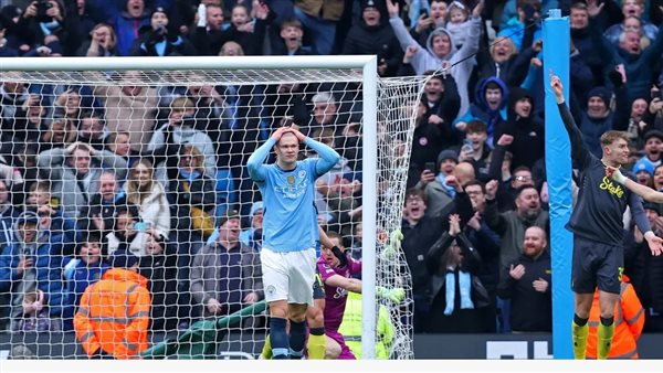 حسرة هالاند بعد إهدار