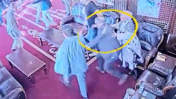  لحظة نجاة مدير منظمة