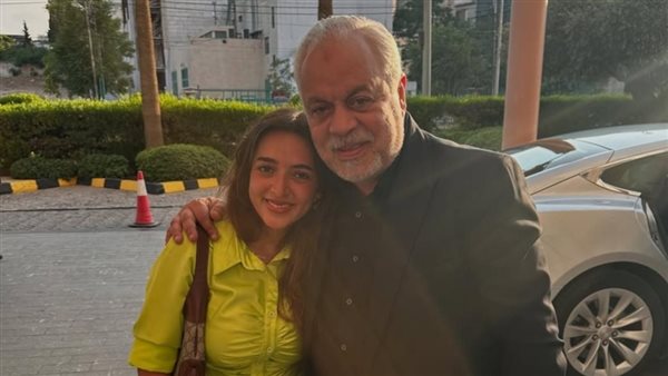 أشرف زكي وابنته