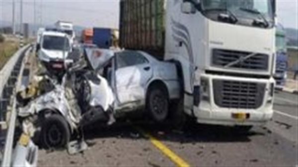 تصادم سيارتين