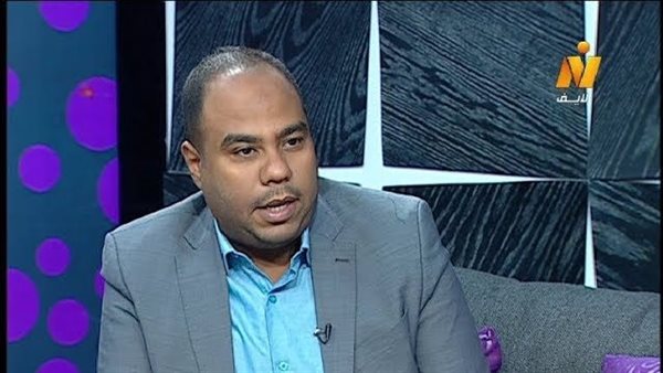 أستاذ اقتصاد