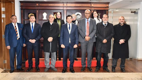 وزير الشباب والرياضة