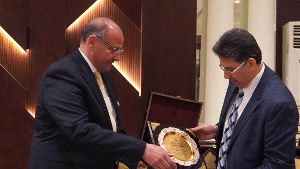 تكريم السفير سامح