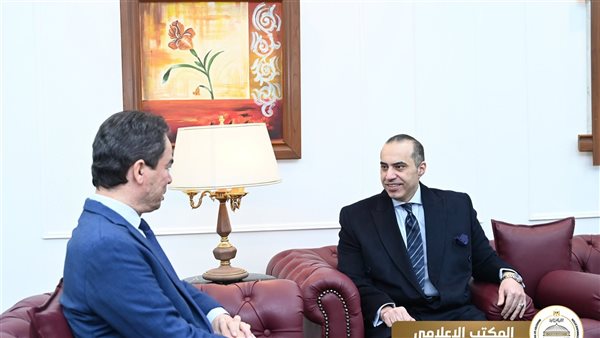 وزير الشئون النيابية